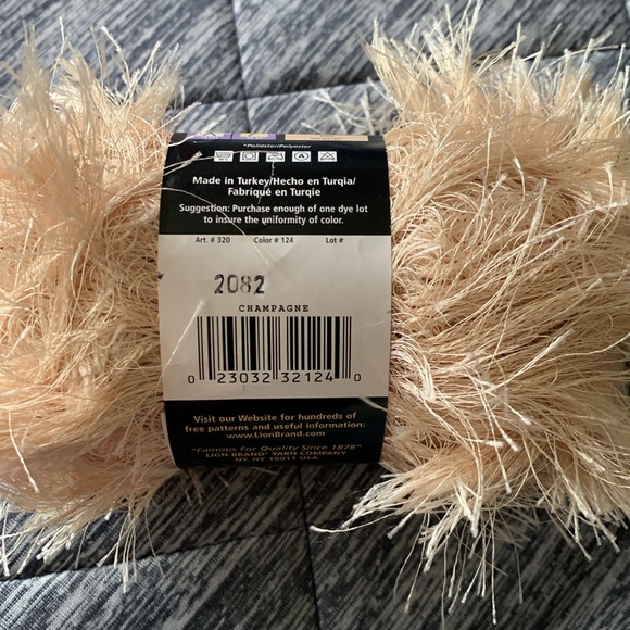 Lion brand Yarn Fun Fur - Picture 6 of 7